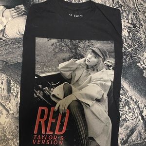 Taylor Swift - Red TV (Size M)